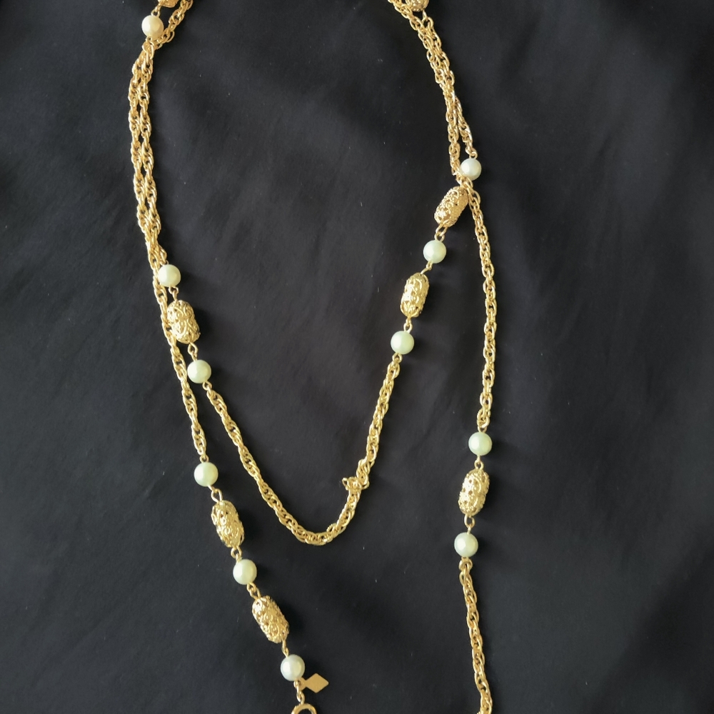 Sarah Coventry vintage necklace